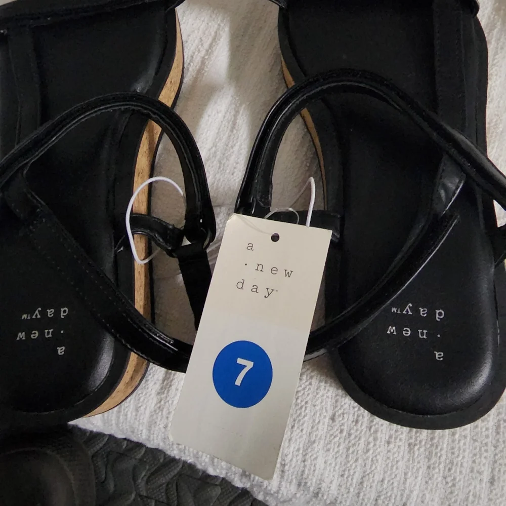 A New Day Sandals - Picture 7 of 8